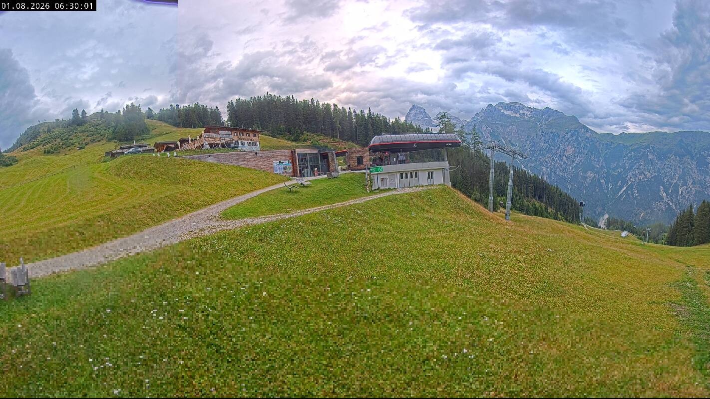 Archiv Foto Webcam Ladurns Gondelbahn Bergstation