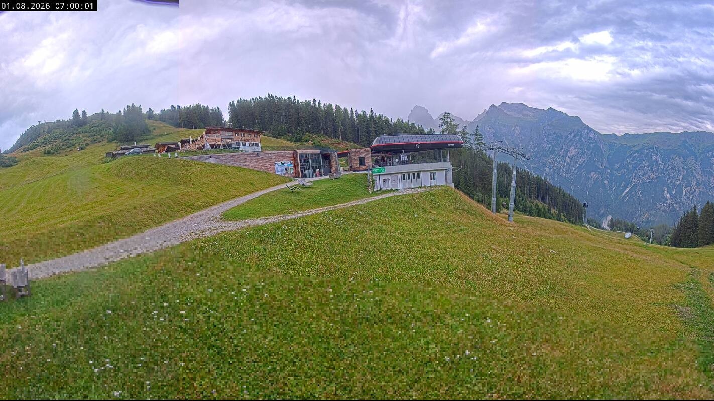Archiv Foto Webcam Ladurns Gondelbahn Bergstation