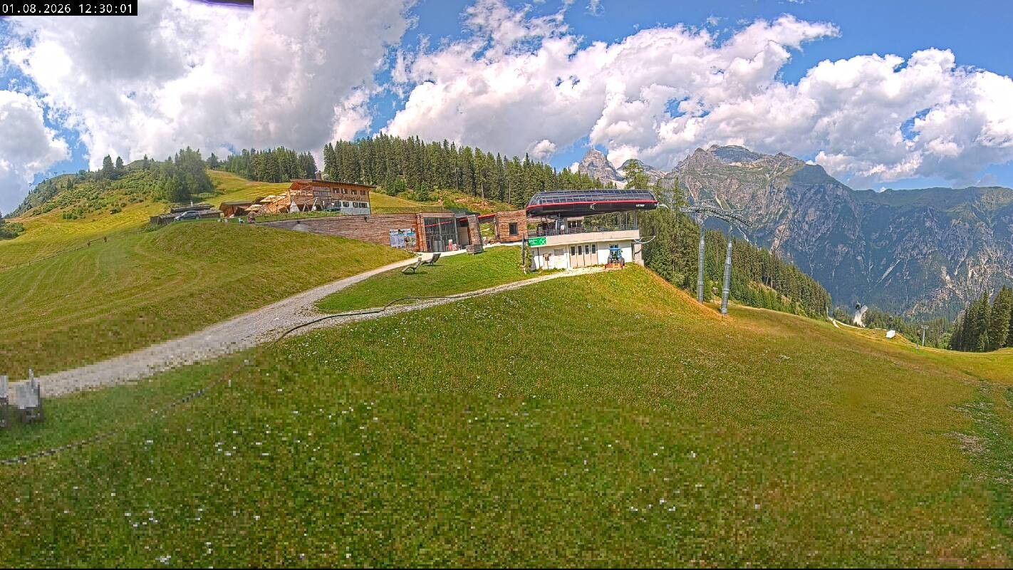 Archiv Foto Webcam Ladurns Gondelbahn Bergstation