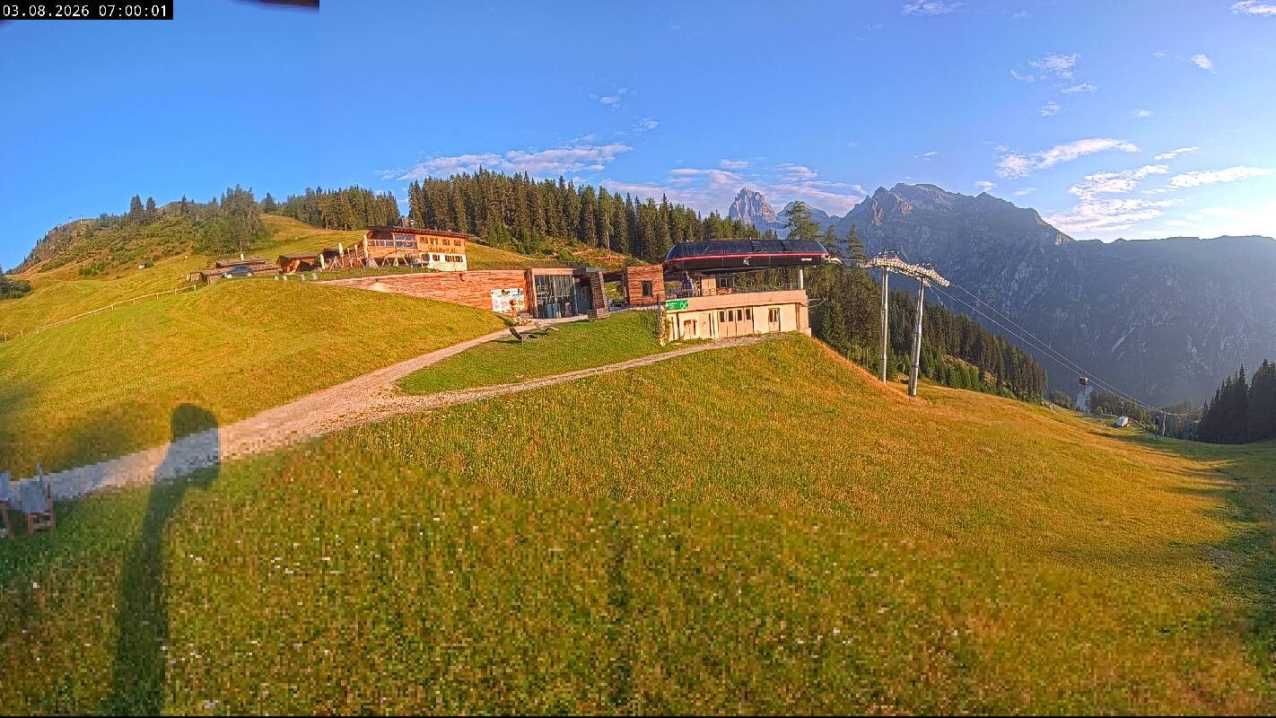 Archiv Foto Webcam Ladurns Gondelbahn Bergstation