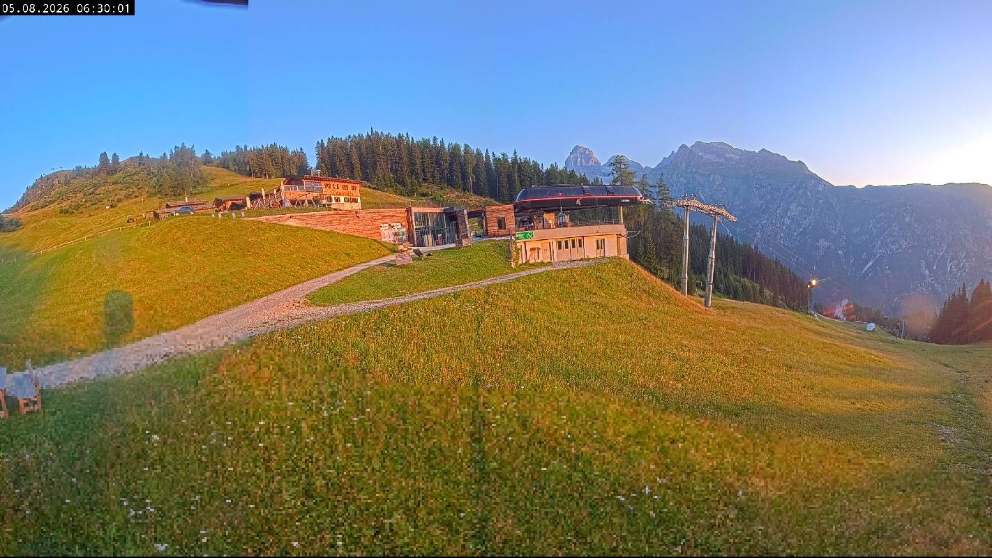 Archiv Foto Webcam Ladurns Gondelbahn Bergstation