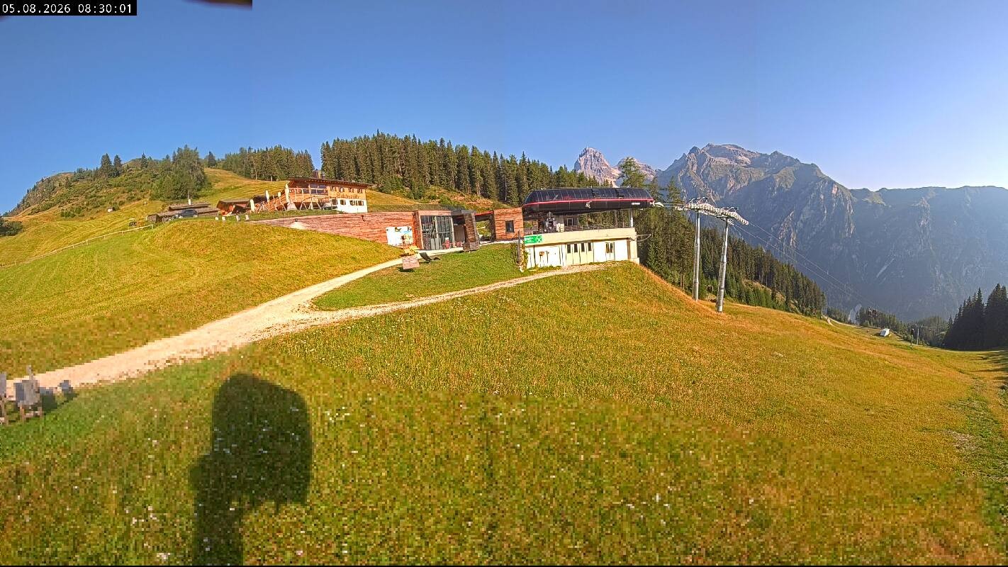 Archiv Foto Webcam Ladurns Gondelbahn Bergstation