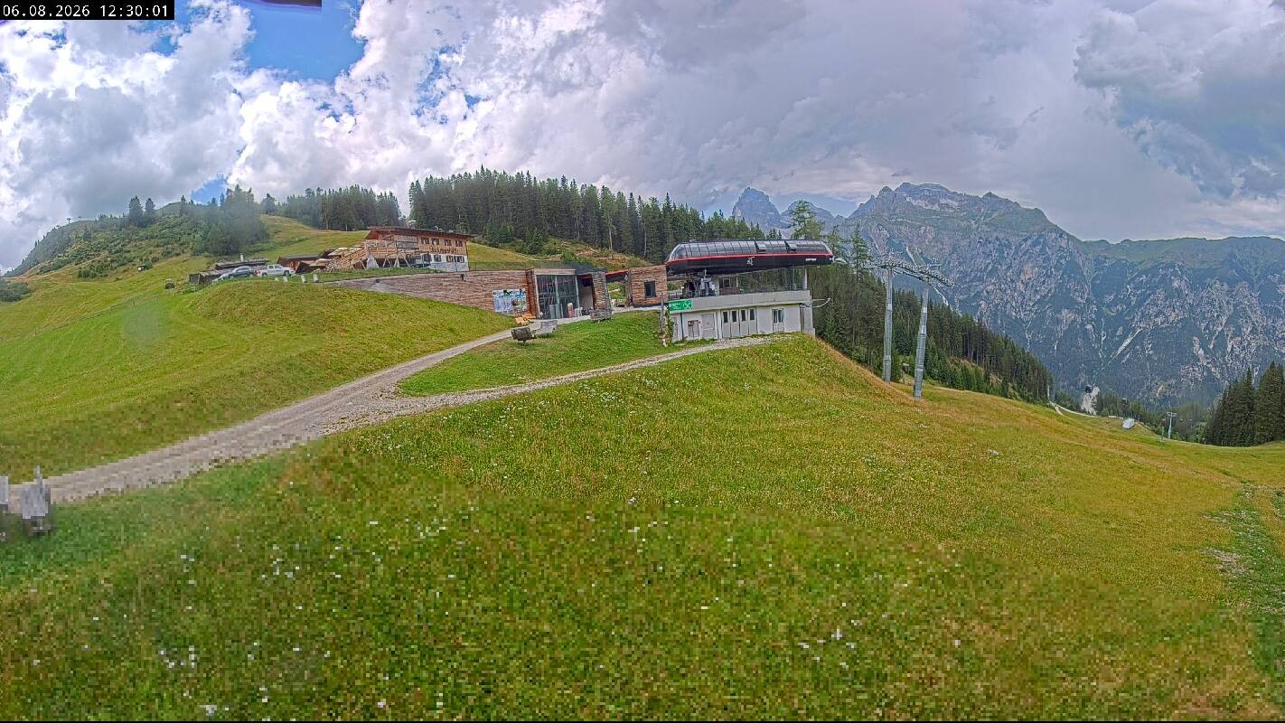 Archiv Foto Webcam Ladurns Gondelbahn Bergstation