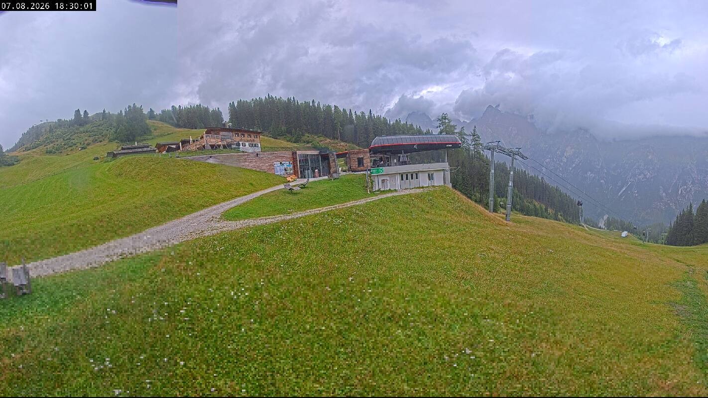 Archived image Webcam Top Station Ladurns gondola