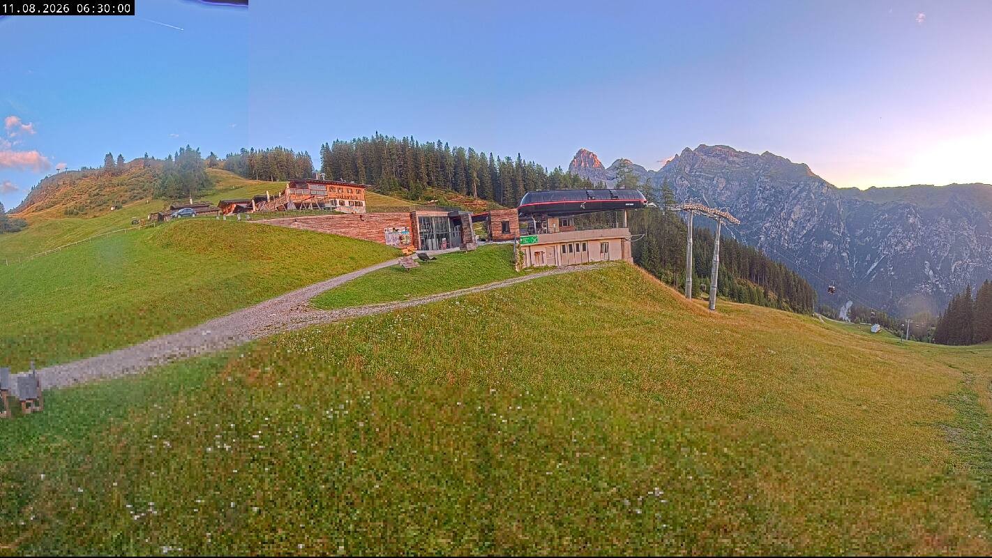 Archived image Webcam Top Station Ladurns gondola
