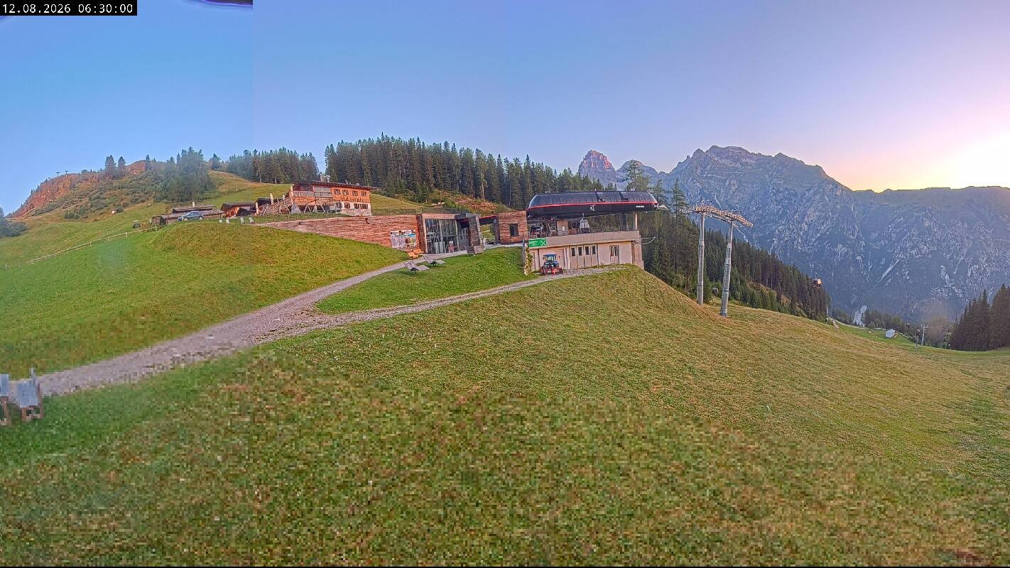 Archived image Webcam Top Station Ladurns gondola