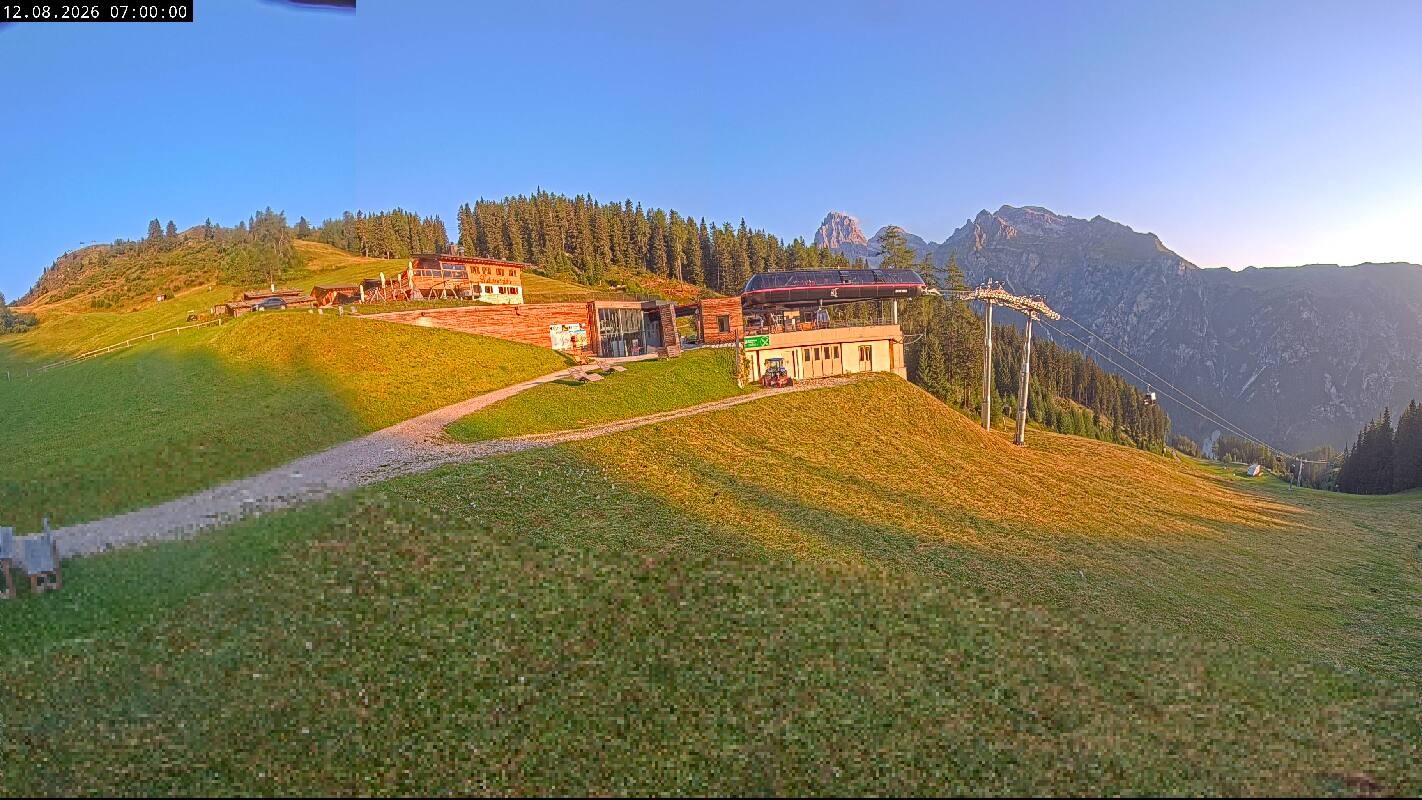 Archived image Webcam Top Station Ladurns gondola