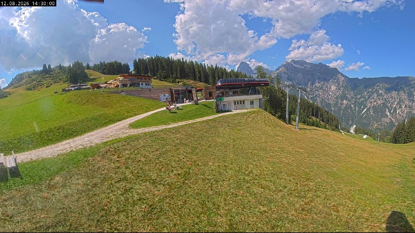Archived image Webcam Top Station Ladurns gondola