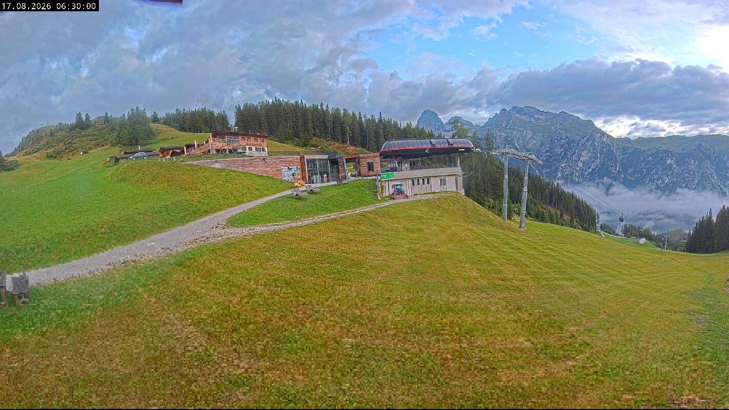 Archiv Foto Webcam Ladurns Gondelbahn Bergstation