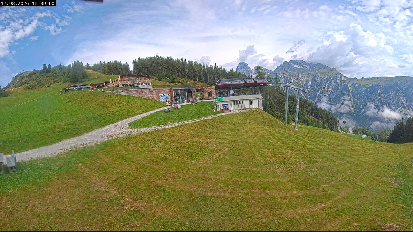 Archiv Foto Webcam Ladurns Gondelbahn Bergstation