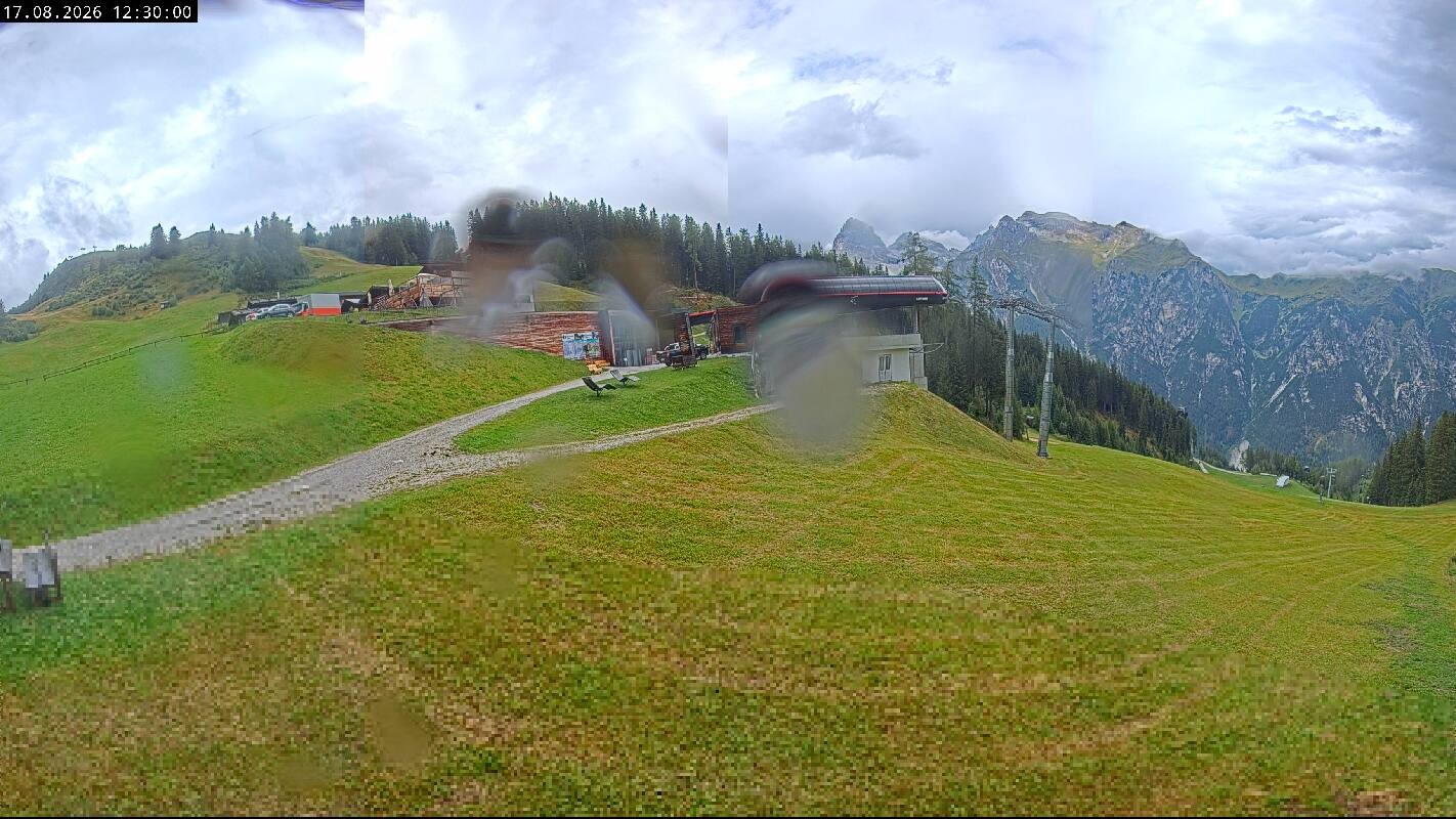 Archiv Foto Webcam Ladurns Gondelbahn Bergstation