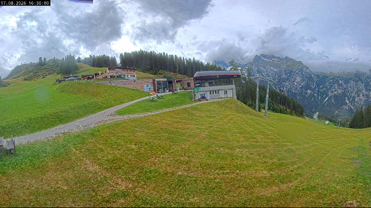 Archiv Foto Webcam Ladurns Gondelbahn Bergstation