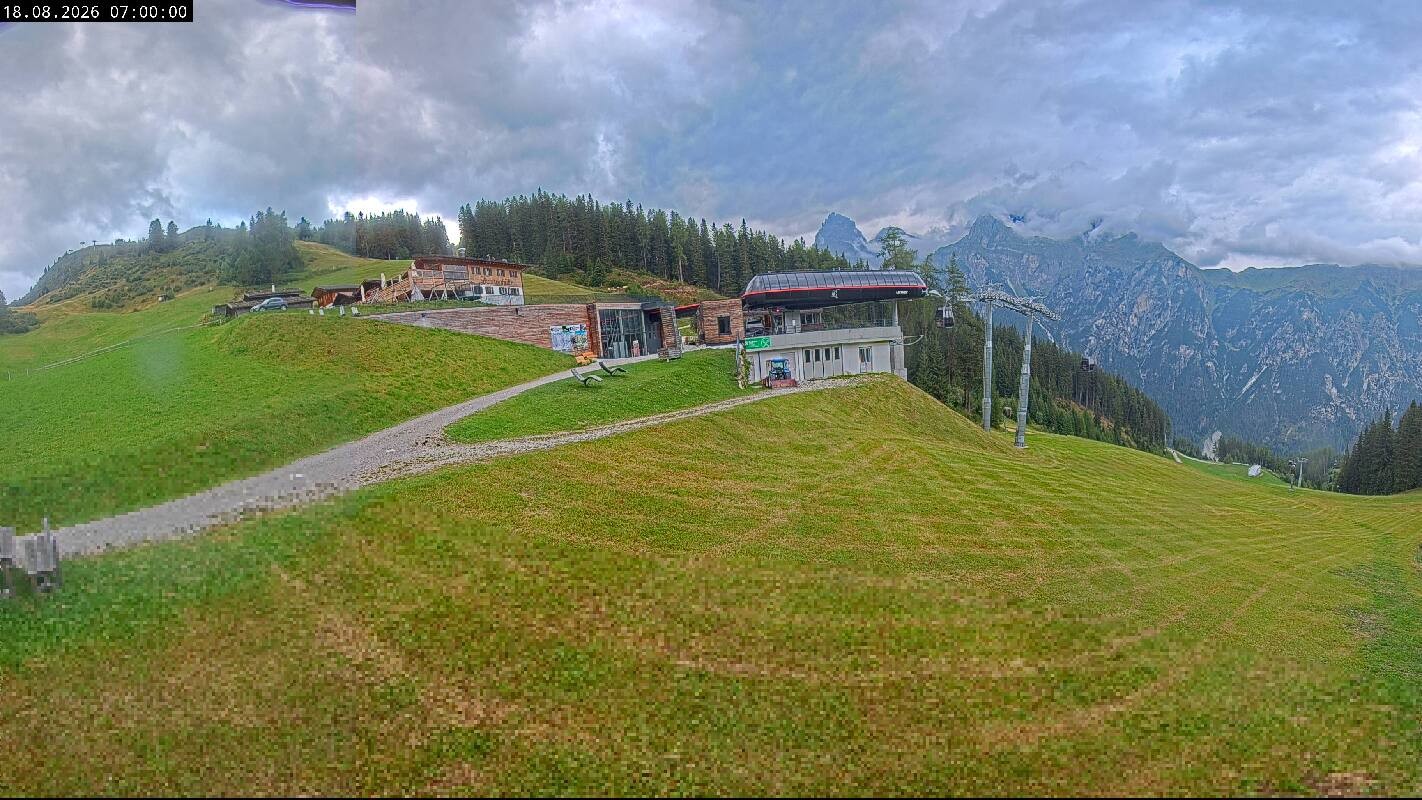 Archiv Foto Webcam Ladurns Gondelbahn Bergstation