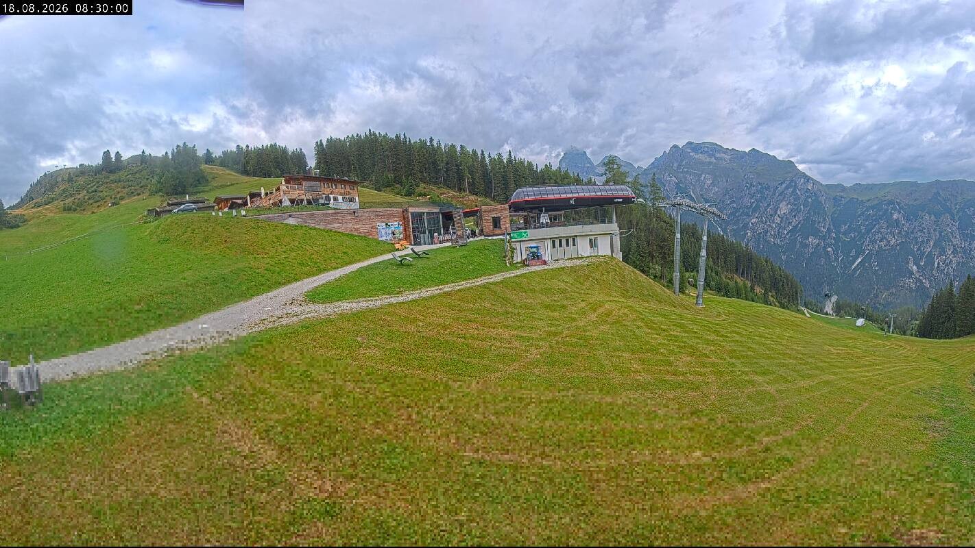 Archiv Foto Webcam Ladurns Gondelbahn Bergstation