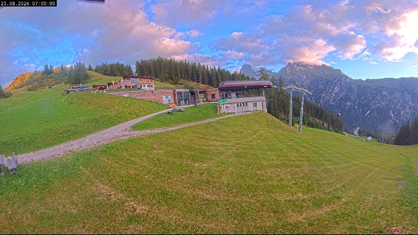 Archiv Foto Webcam Ladurns Gondelbahn Bergstation
