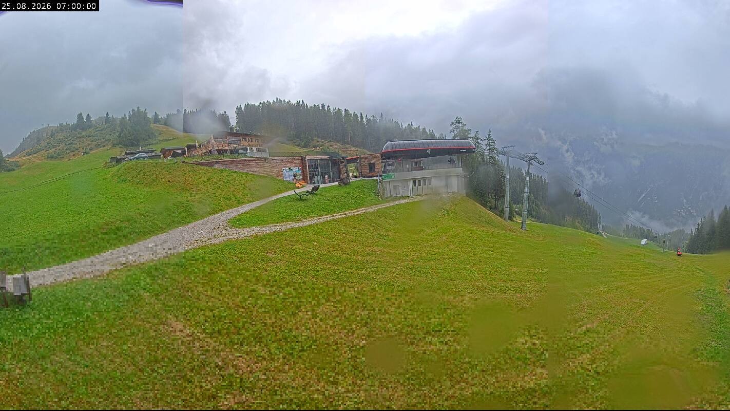 Archiv Foto Webcam Ladurns Gondelbahn Bergstation