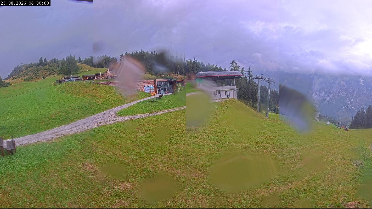 Archiv Foto Webcam Ladurns Gondelbahn Bergstation