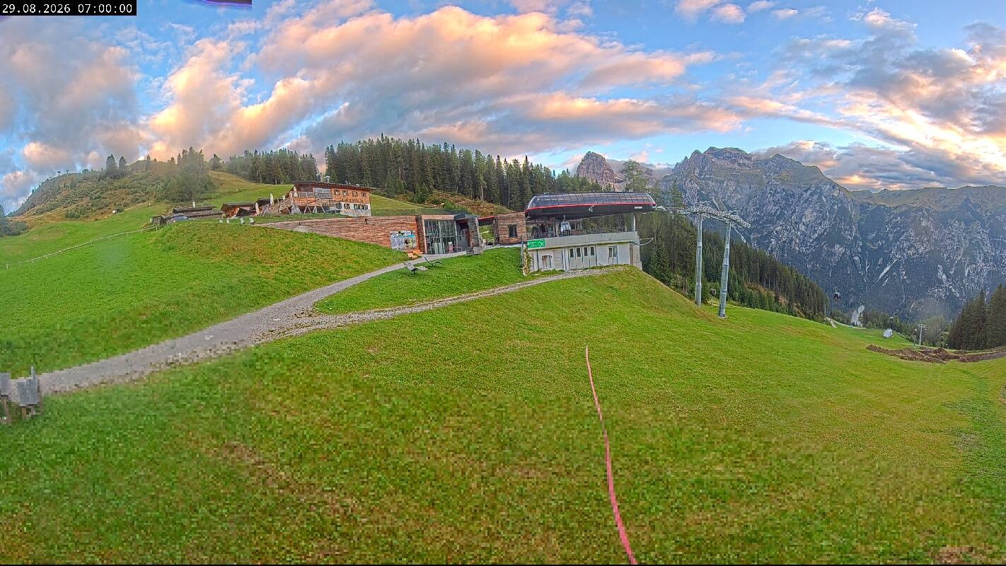 Archiv Foto Webcam Ladurns Gondelbahn Bergstation