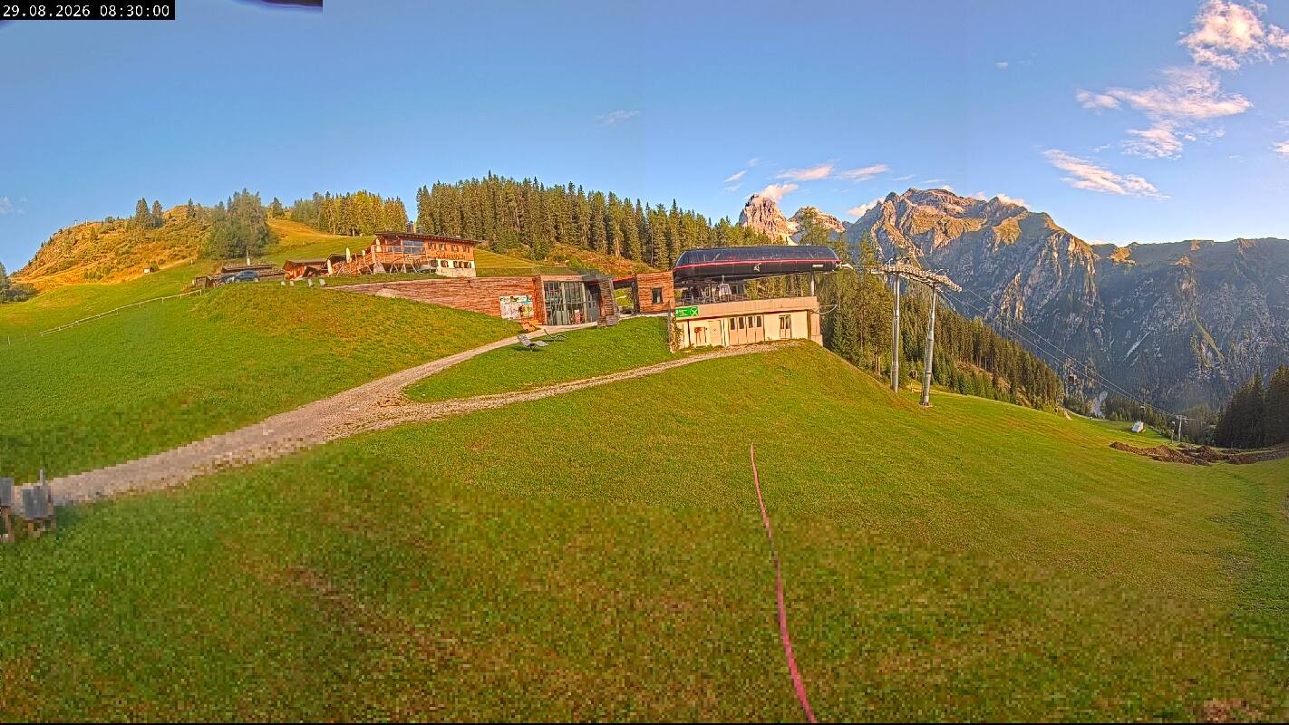 Archiv Foto Webcam Ladurns Gondelbahn Bergstation