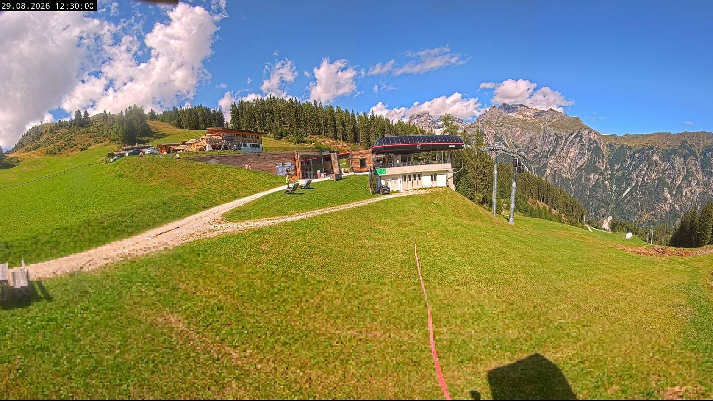 Archiv Foto Webcam Ladurns Gondelbahn Bergstation