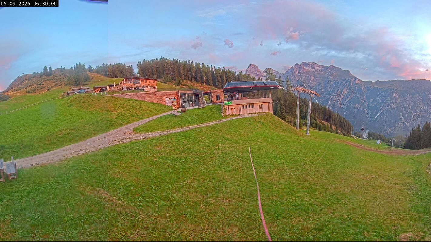 Archiv Foto Webcam Ladurns Gondelbahn Bergstation
