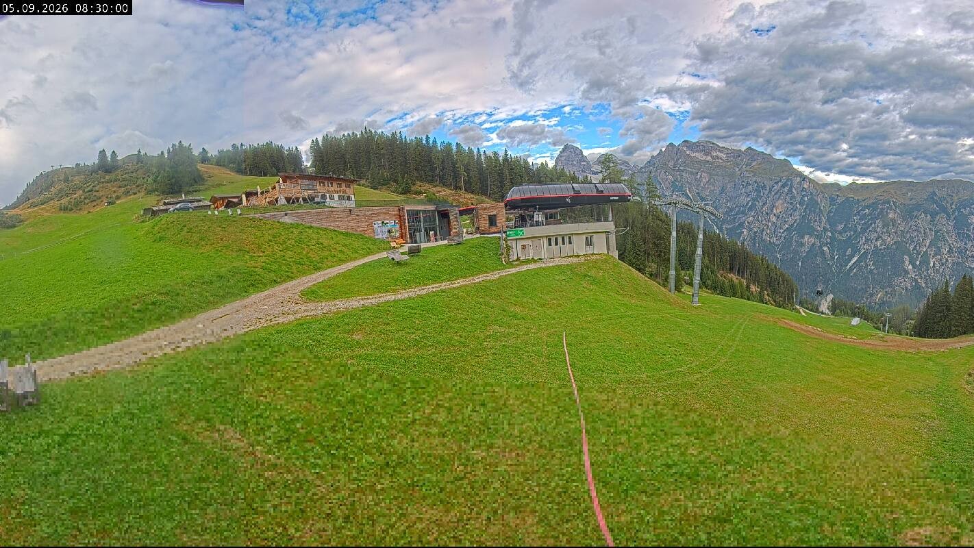 Archiv Foto Webcam Ladurns Gondelbahn Bergstation