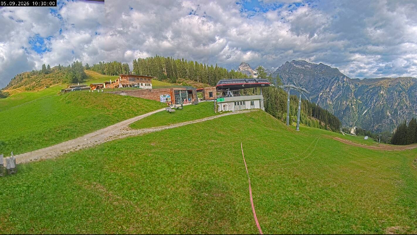 Archiv Foto Webcam Ladurns Gondelbahn Bergstation