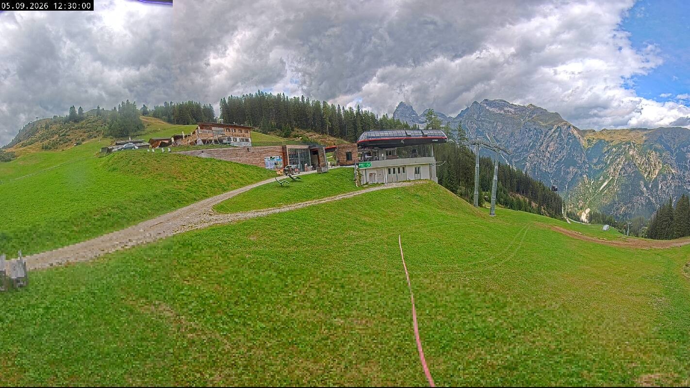 Archiv Foto Webcam Ladurns Gondelbahn Bergstation