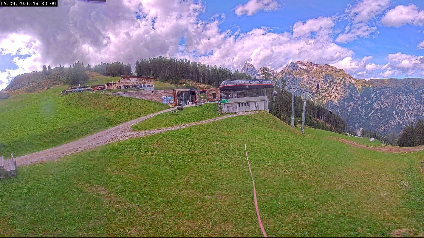 Archiv Foto Webcam Ladurns Gondelbahn Bergstation