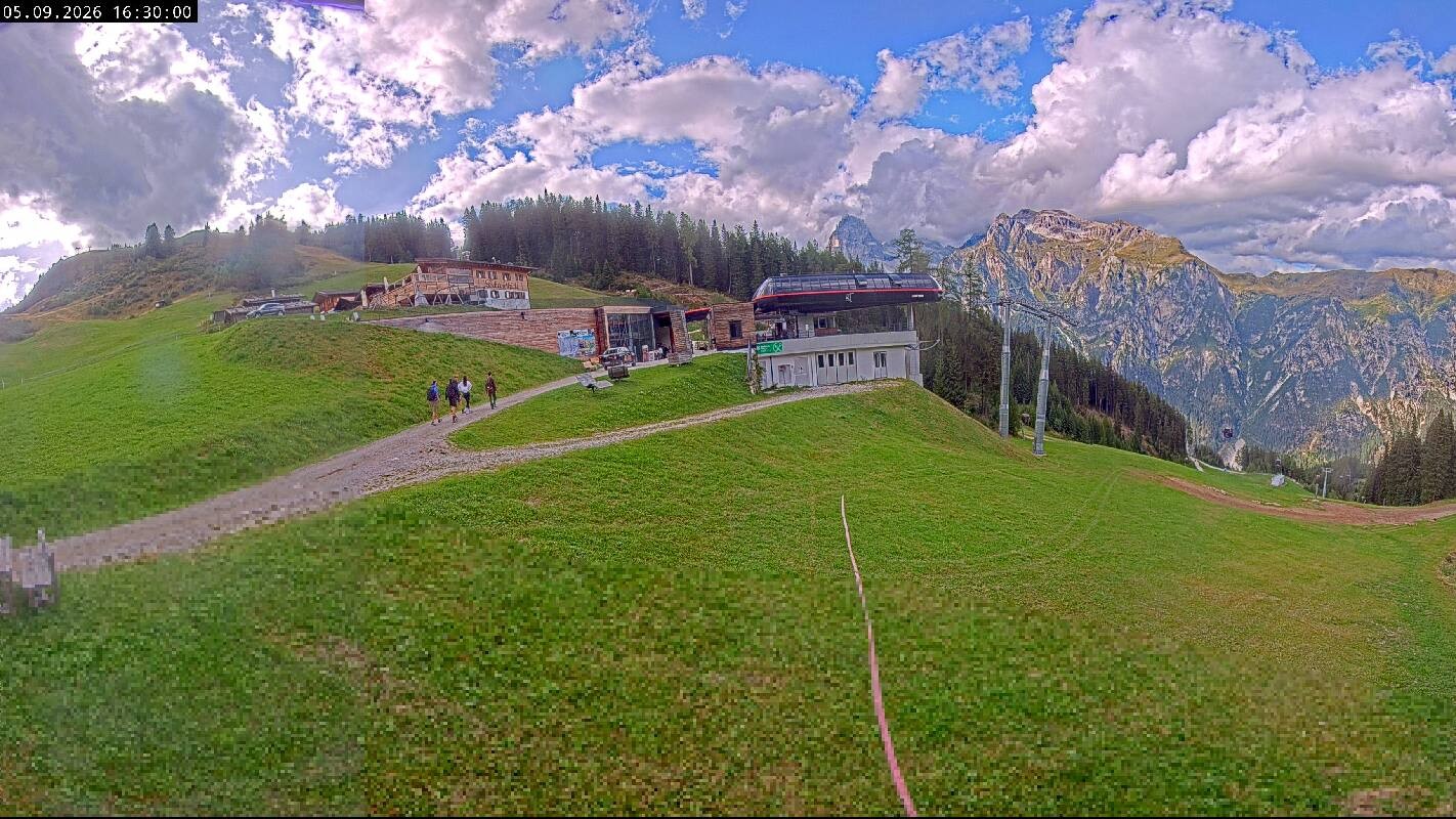 Archiv Foto Webcam Ladurns Gondelbahn Bergstation