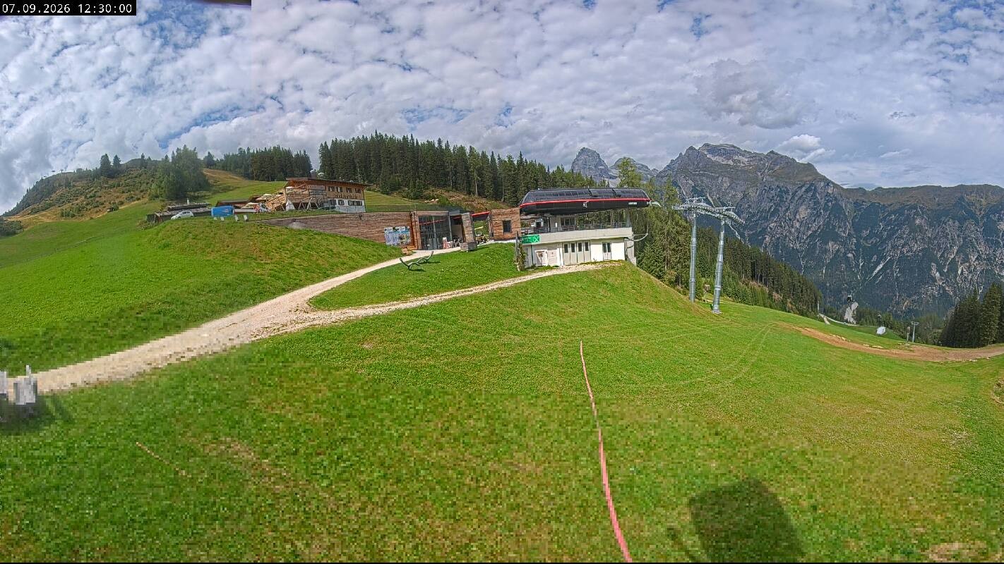 Archiv Foto Webcam Ladurns Gondelbahn Bergstation