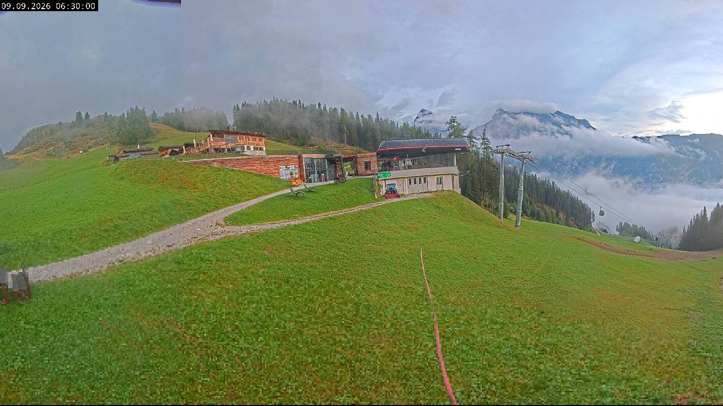 Archiv Foto Webcam Ladurns Gondelbahn Bergstation