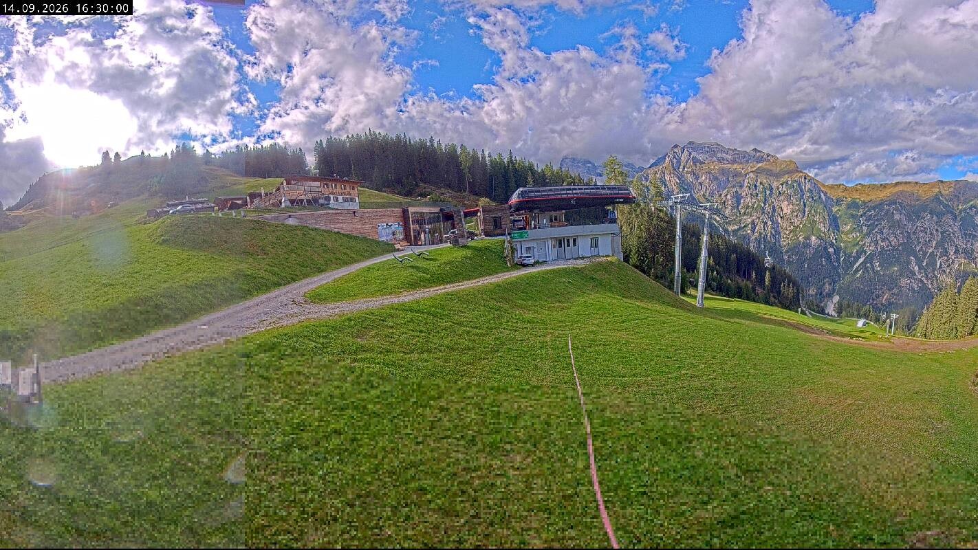 Archiv Foto Webcam Ladurns Gondelbahn Bergstation