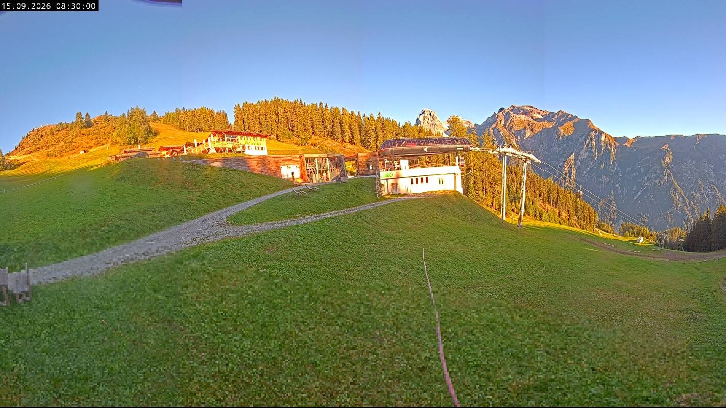 Archiv Foto Webcam Ladurns Gondelbahn Bergstation