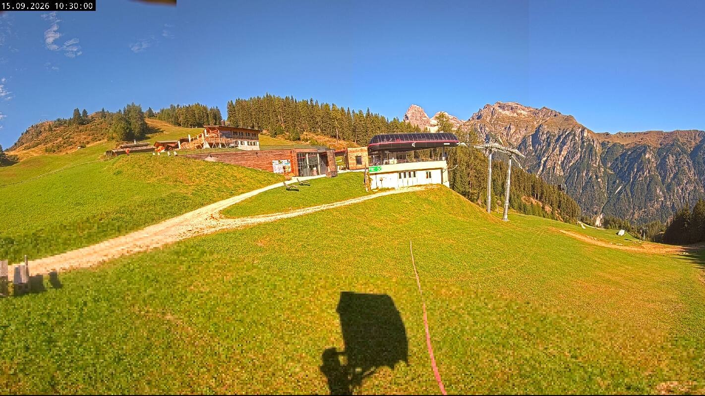 Archiv Foto Webcam Ladurns Gondelbahn Bergstation