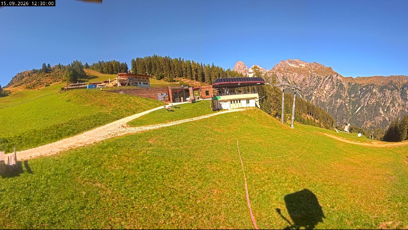 Archiv Foto Webcam Ladurns Gondelbahn Bergstation
