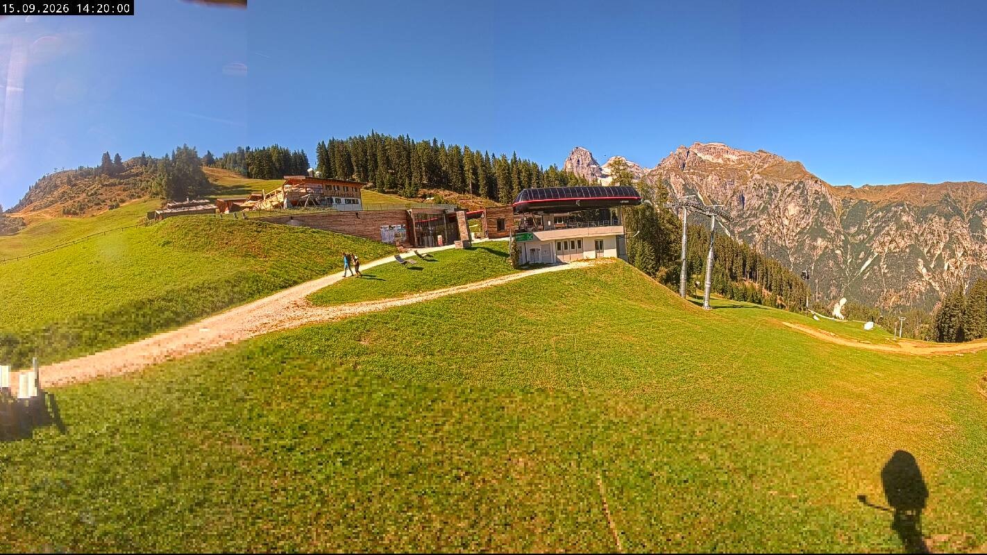 Archiv Foto Webcam Ladurns Gondelbahn Bergstation