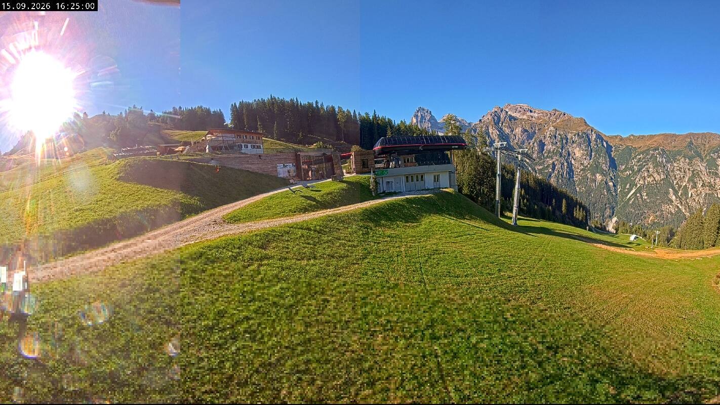 Archiv Foto Webcam Ladurns Gondelbahn Bergstation