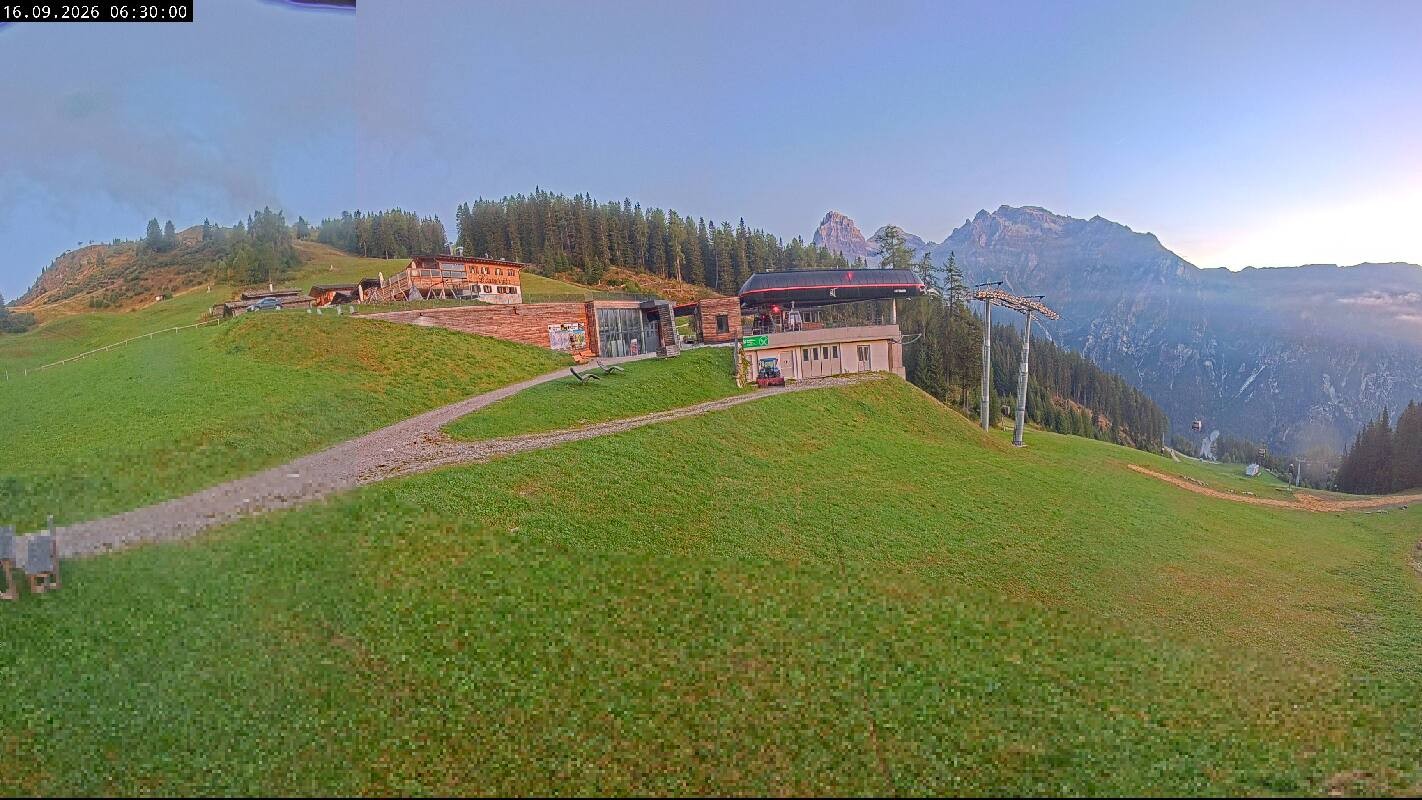 Archiv Foto Webcam Ladurns Gondelbahn Bergstation