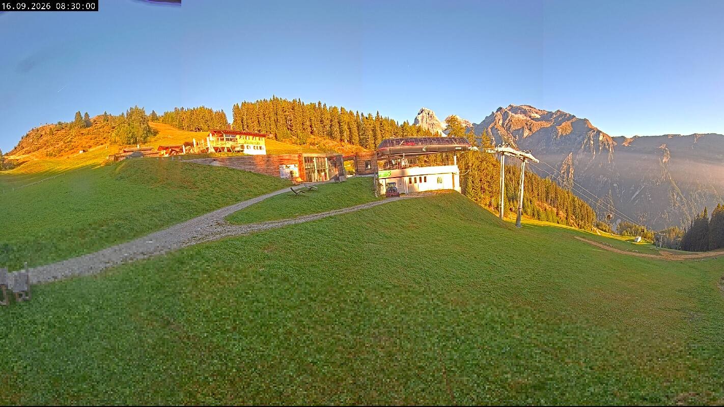 Archiv Foto Webcam Ladurns Gondelbahn Bergstation