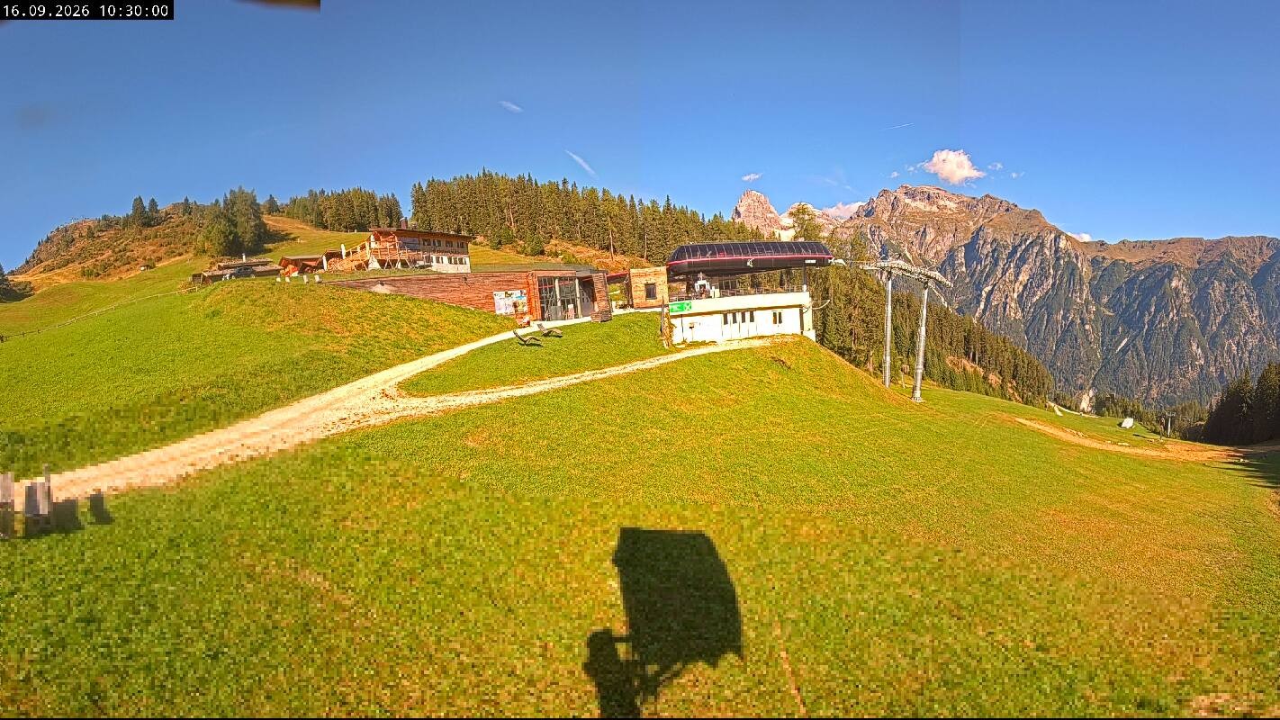 Archiv Foto Webcam Ladurns Gondelbahn Bergstation