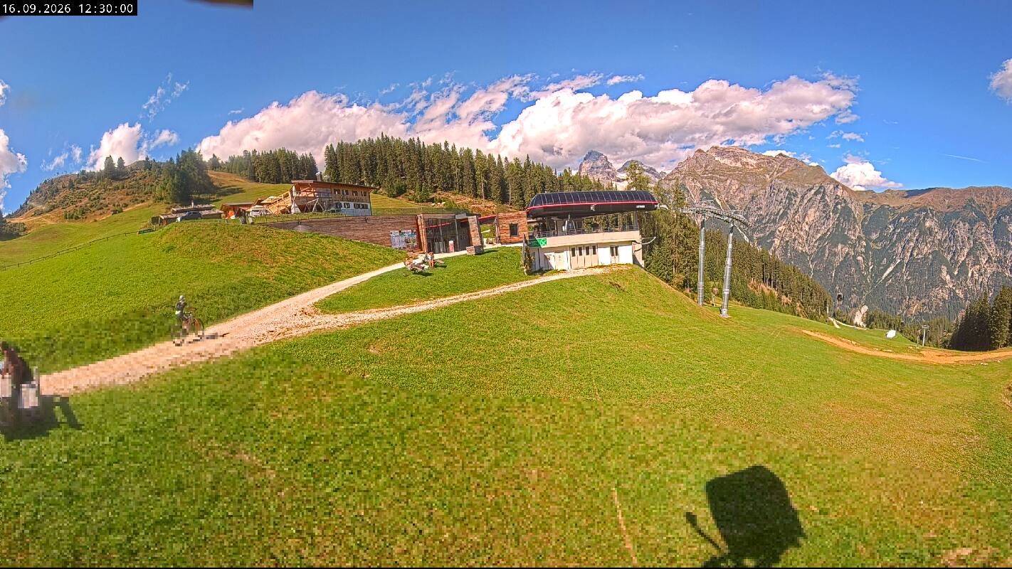 Archiv Foto Webcam Ladurns Gondelbahn Bergstation