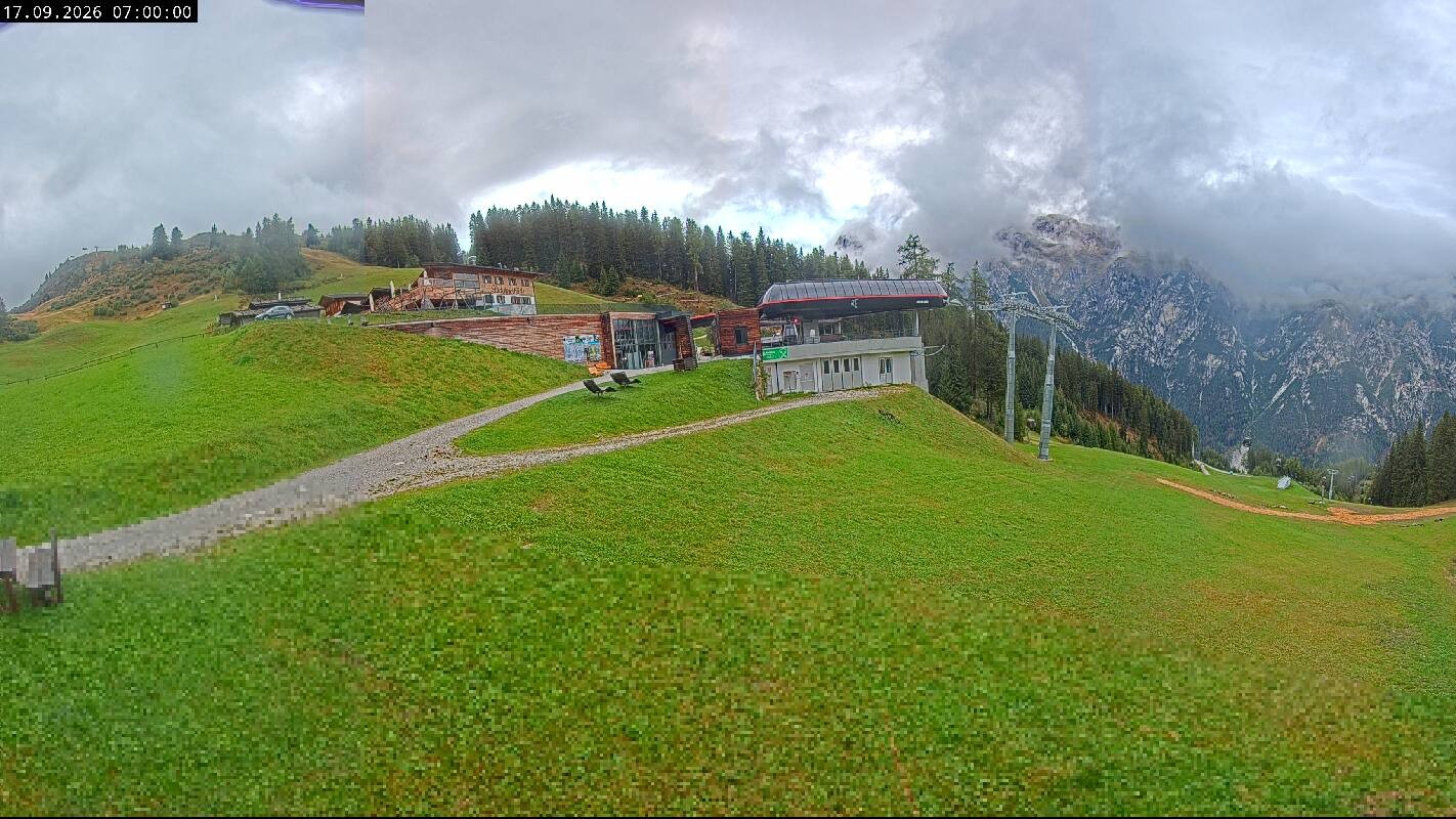 Archived image Webcam Top Station Ladurns gondola