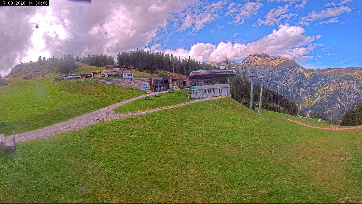 Archived image Webcam Top Station Ladurns gondola