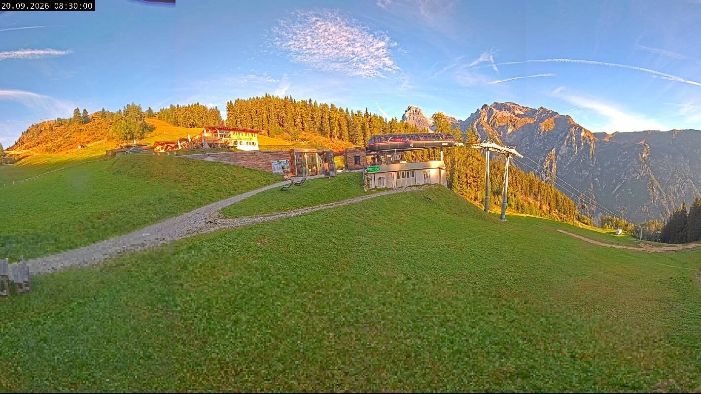 Archiv Foto Webcam Ladurns Gondelbahn Bergstation