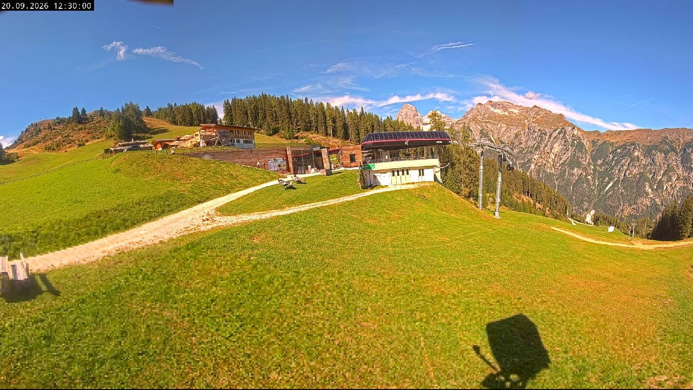 Archiv Foto Webcam Ladurns Gondelbahn Bergstation