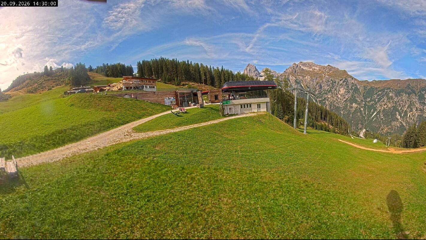 Archiv Foto Webcam Ladurns Gondelbahn Bergstation