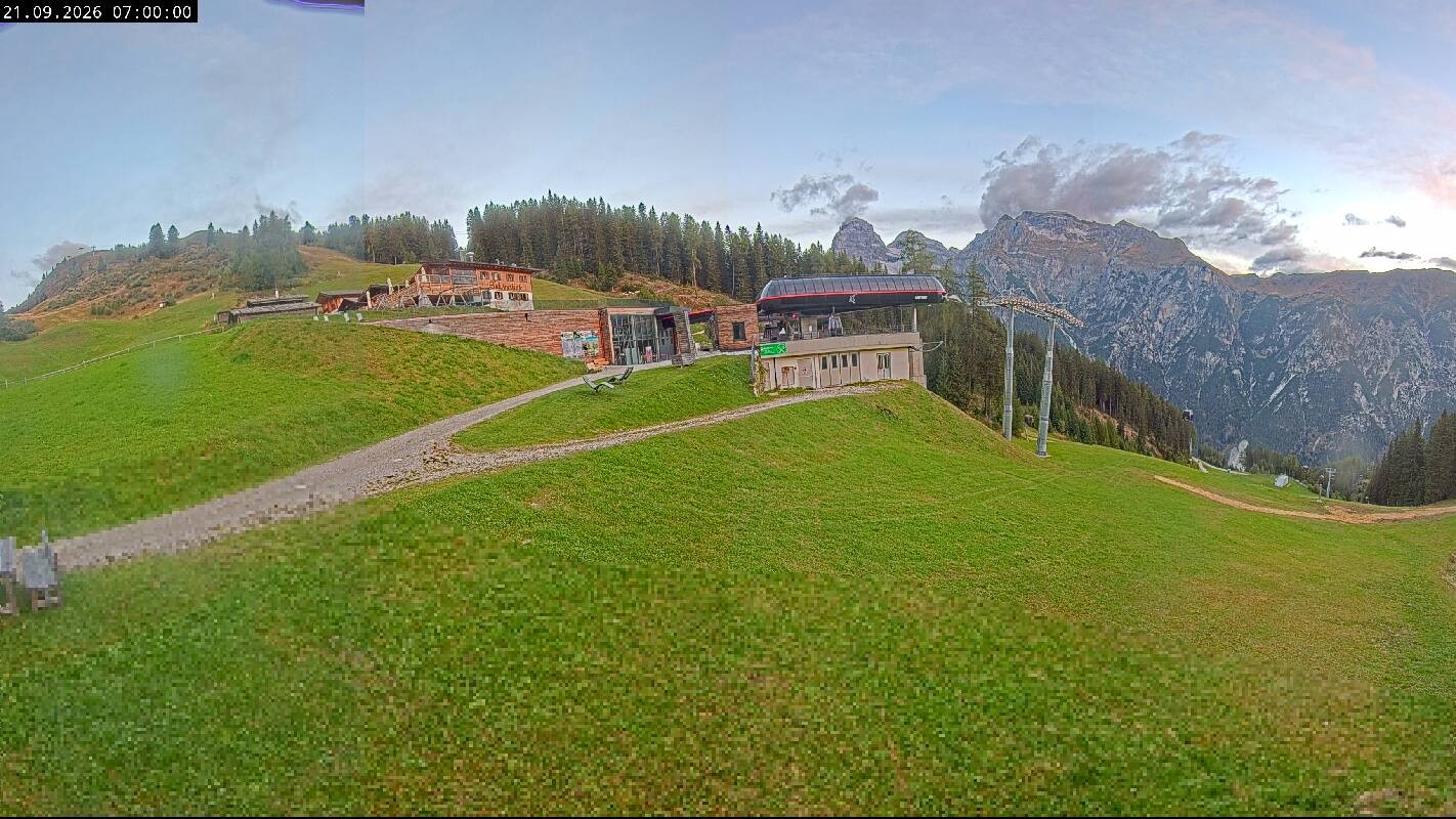 Archived image Webcam Top Station Ladurns gondola