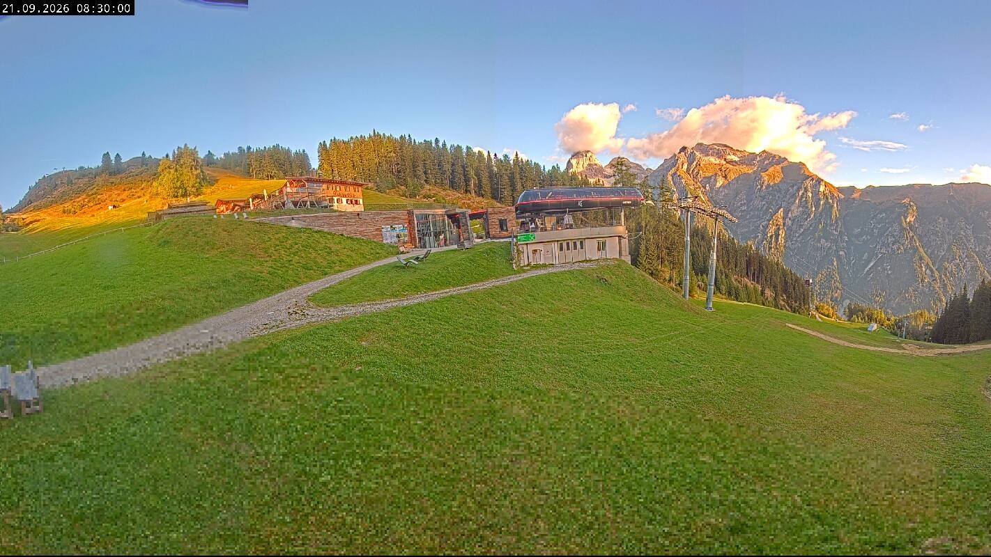 Archived image Webcam Top Station Ladurns gondola