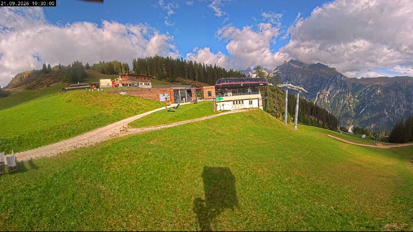 Archived image Webcam Top Station Ladurns gondola